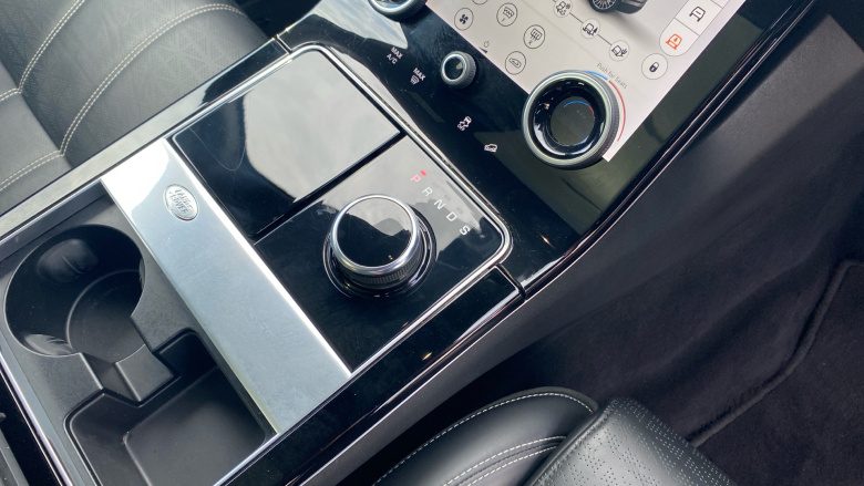 Land Rover Range Rover Velar 3.0 D300 R-Dynamic HSE 5dr Auto Diesel Estate